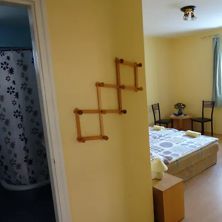 Nyaraló Herkules